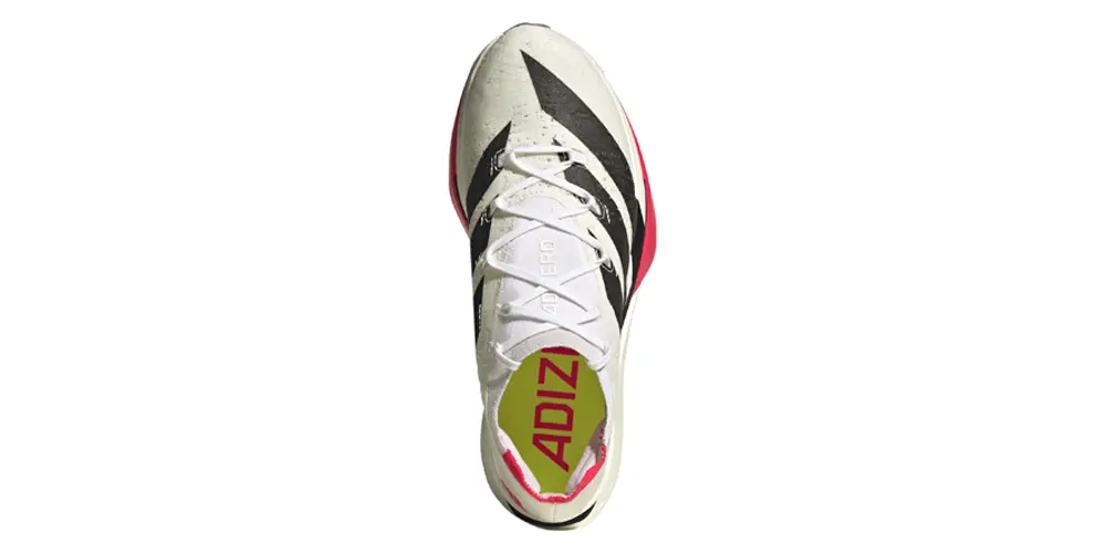 Bovenaanzicht van de adidas Adizero Prime X3 Strung hardloopschoen met Strung-bovenwerk.