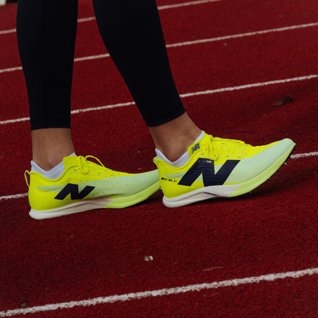 Atleet in New Balance spikes